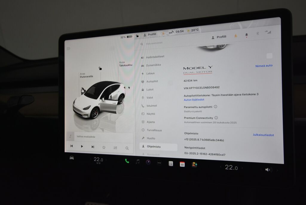 Tesla Model Y 2022 Performance / AMD Ryzen / Ilmalämpöpumppu / Premium audio / Kahdet renkaat vanteineen