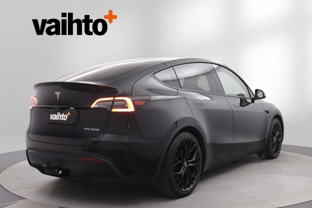 Tesla Model Y 2022 Performance / AMD Ryzen / Premium Audio / Vetokoukku