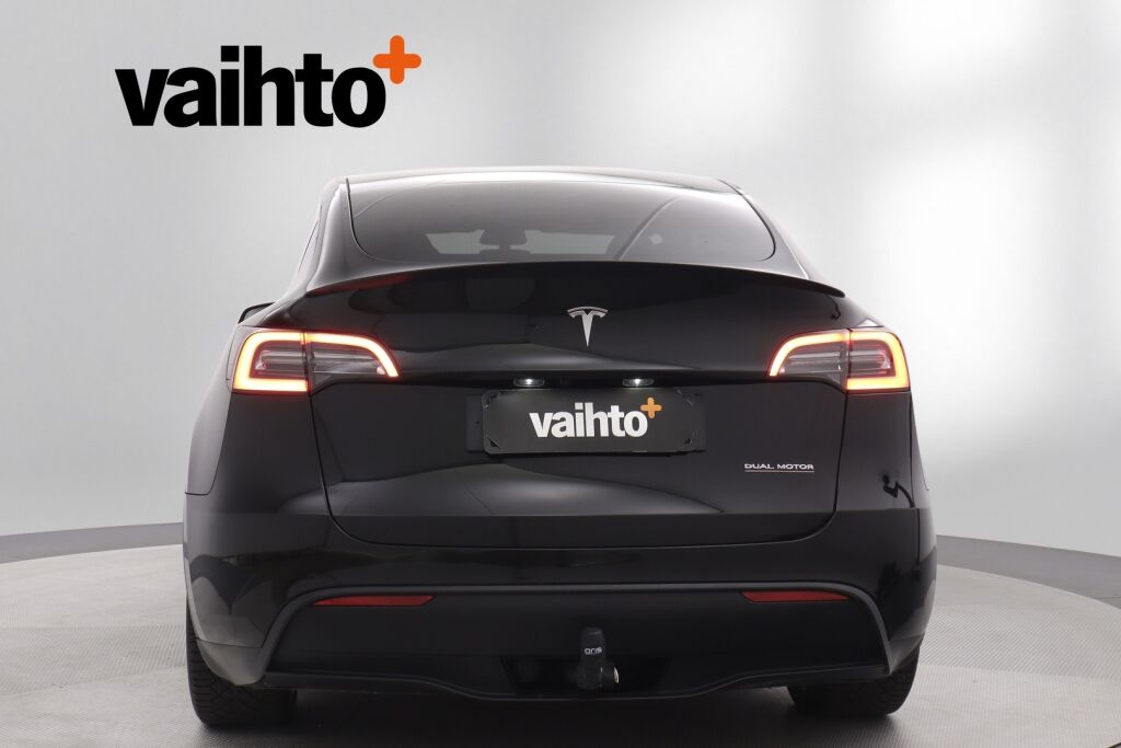 Tesla Model Y 2022 Performance / AMD Ryzen / Premium Audio / Vetokoukku