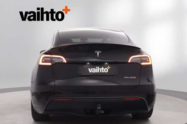 Tesla Model Y 2022 Performance / AMD Ryzen / Premium Audio / Vetokoukku