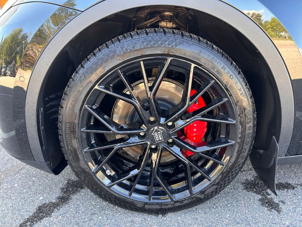 Tesla Model Y 2022 Performance / AMD Ryzen / Premium Audio / Vetokoukku