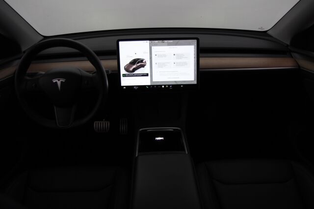 Tesla Model Y 2022 Performance / AMD Ryzen / Premium Audio / Vetokoukku