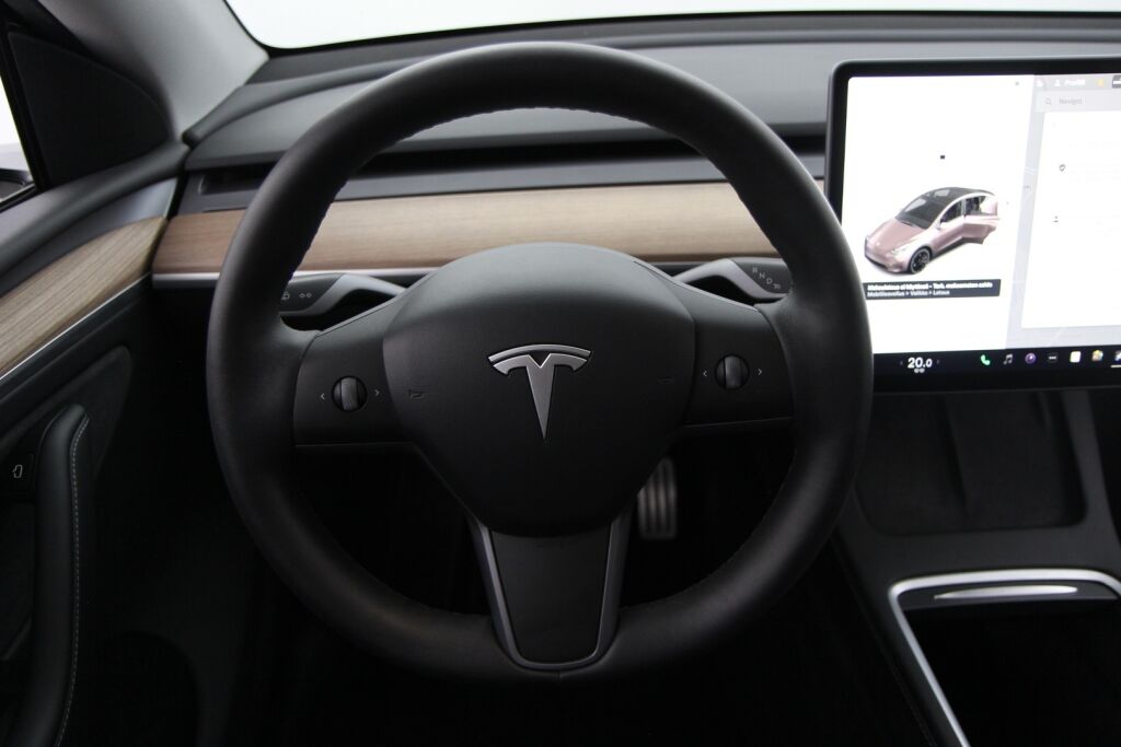 Tesla Model Y 2022 Performance / AMD Ryzen / Premium Audio / Vetokoukku