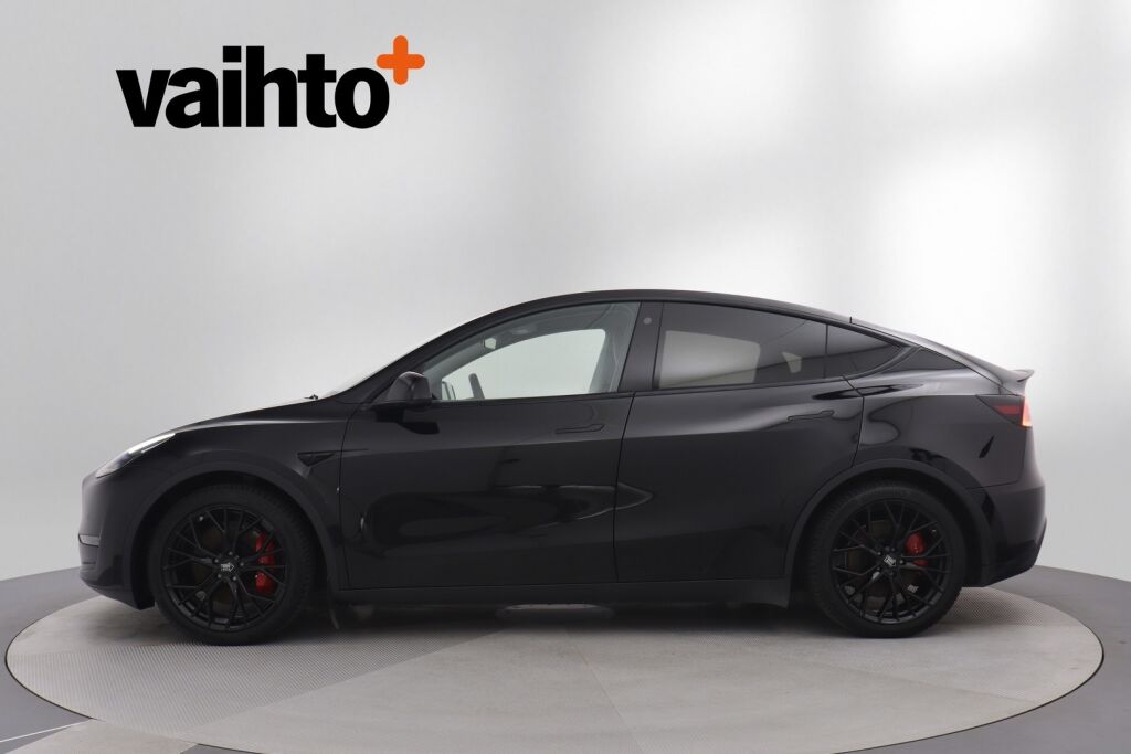 Tesla Model Y 2022 Performance / AMD Ryzen / Premium Audio / Vetokoukku