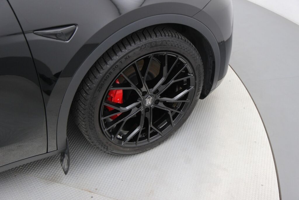 Tesla Model Y 2022 Performance / AMD Ryzen / Premium Audio / Vetokoukku