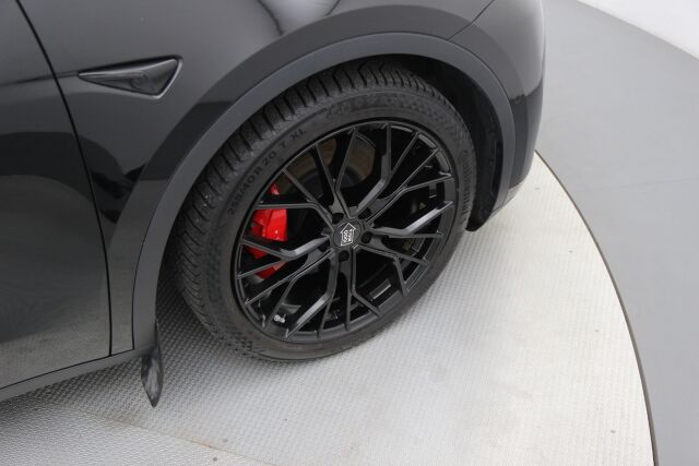 Tesla Model Y 2022 Performance / AMD Ryzen / Premium Audio / Vetokoukku