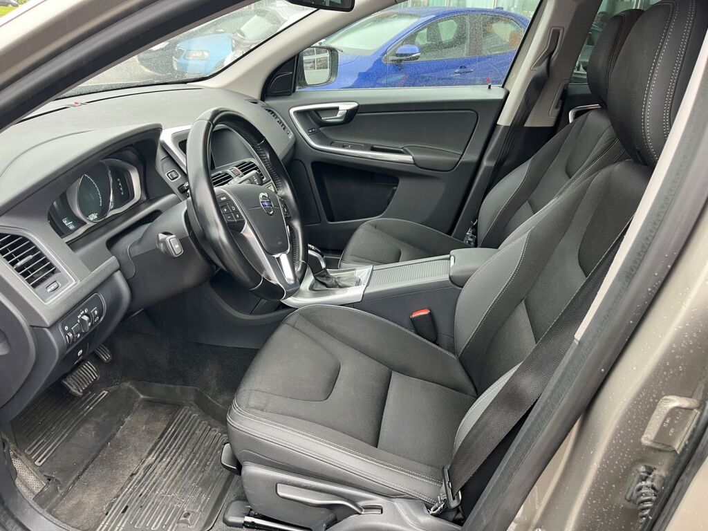 Volvo XC60 2014 D4 Business aut / Suomiauto / Webasto / Navi / Vakkari / Tutkat /