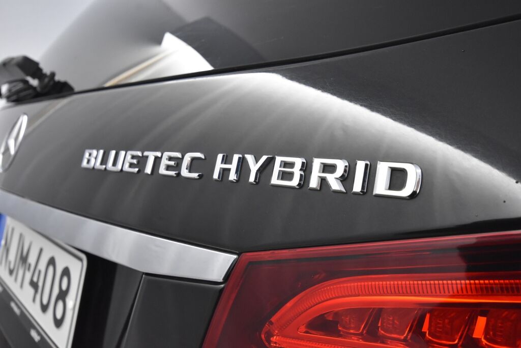 Mercedes-Benz E 2014 300 BlueTec Hybrid T A Premium Business / Webasto / Panoraama / Led-ajovalot / Sähköinen takaluukku