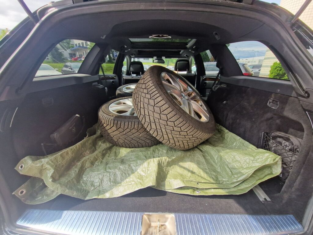 Mercedes-Benz E 2014 300 BlueTec Hybrid T A Premium Business / Webasto / Panoraama / Led-ajovalot / Sähköinen takaluukku