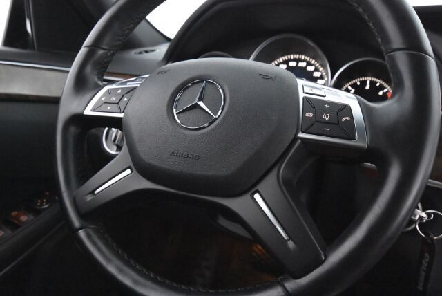 Mercedes-Benz E 2014 300 BlueTec Hybrid T A Premium Business / Webasto / Panoraama / Led-ajovalot / Sähköinen takaluukku