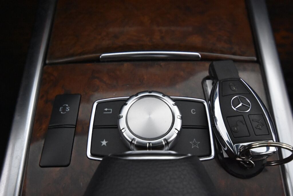 Mercedes-Benz E 2014 300 BlueTec Hybrid T A Premium Business / Webasto / Panoraama / Led-ajovalot / Sähköinen takaluukku
