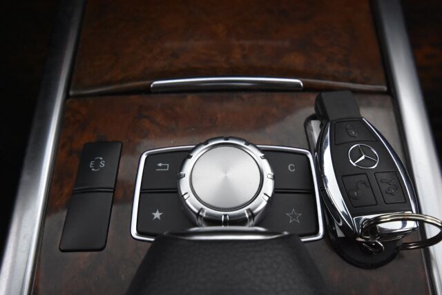 Mercedes-Benz E 2014 300 BlueTec Hybrid T A Premium Business / Webasto / Panoraama / Led-ajovalot / Sähköinen takaluukku
