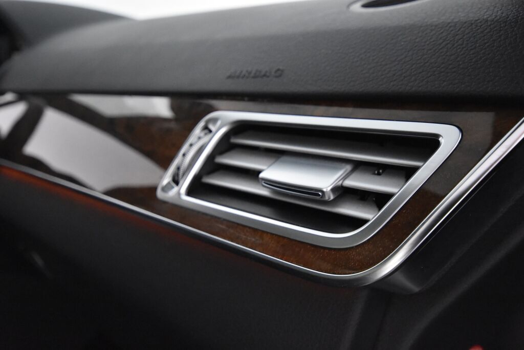 Mercedes-Benz E 2014 300 BlueTec Hybrid T A Premium Business / Webasto / Panoraama / Led-ajovalot / Sähköinen takaluukku