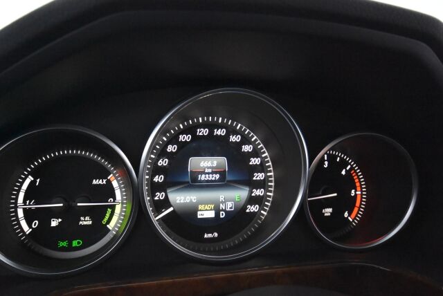 Mercedes-Benz E 2014 300 BlueTec Hybrid T A Premium Business / Webasto / Panoraama / Led-ajovalot / Sähköinen takaluukku