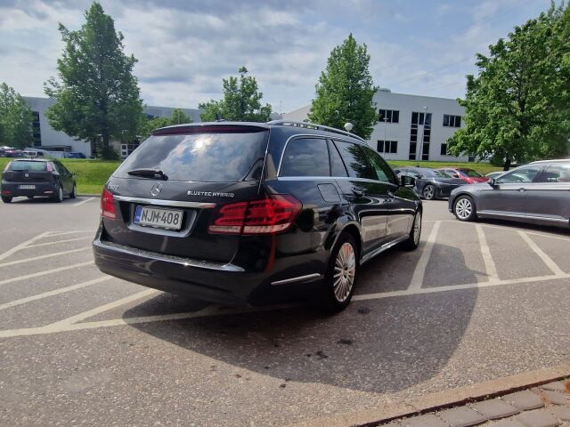 Mercedes-Benz E 2014 300 BlueTec Hybrid T A Premium Business / Webasto / Panoraama / Led-ajovalot / Sähköinen takaluukku