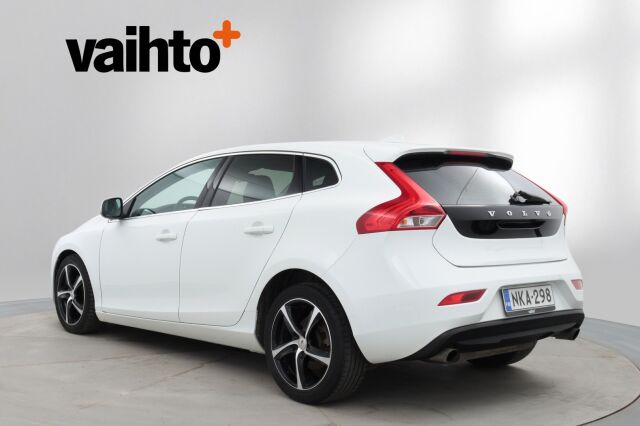 Volvo V40 2016 T3 Momentum / Webasto / 2.omistajaa / Digimittaristo / Xenonit / Navi / VOC / Vakionopeudensäädin /