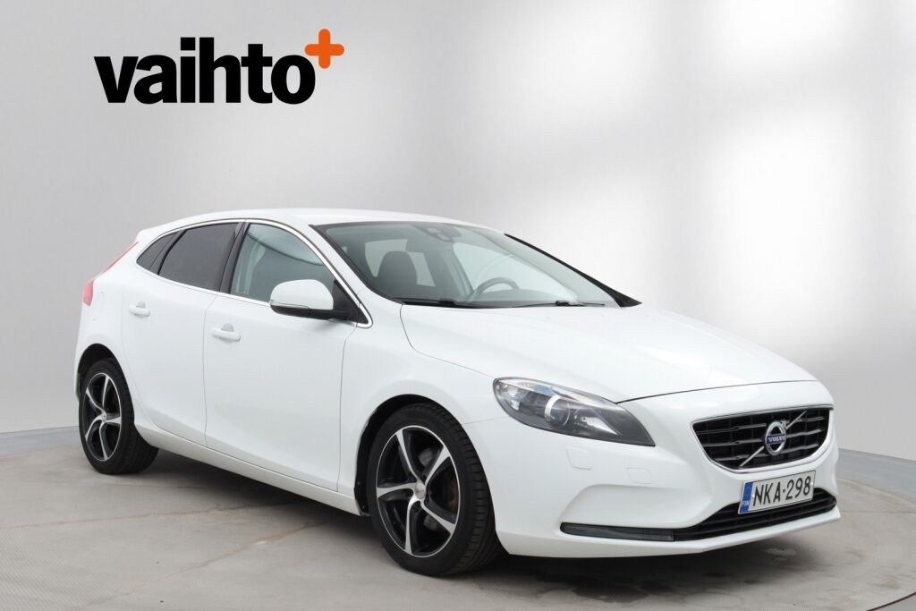 Volvo V40 2016 T3 Momentum / Webasto / 2.omistajaa / Digimittaristo / Xenonit / Navi / VOC / Vakionopeudensäädin /