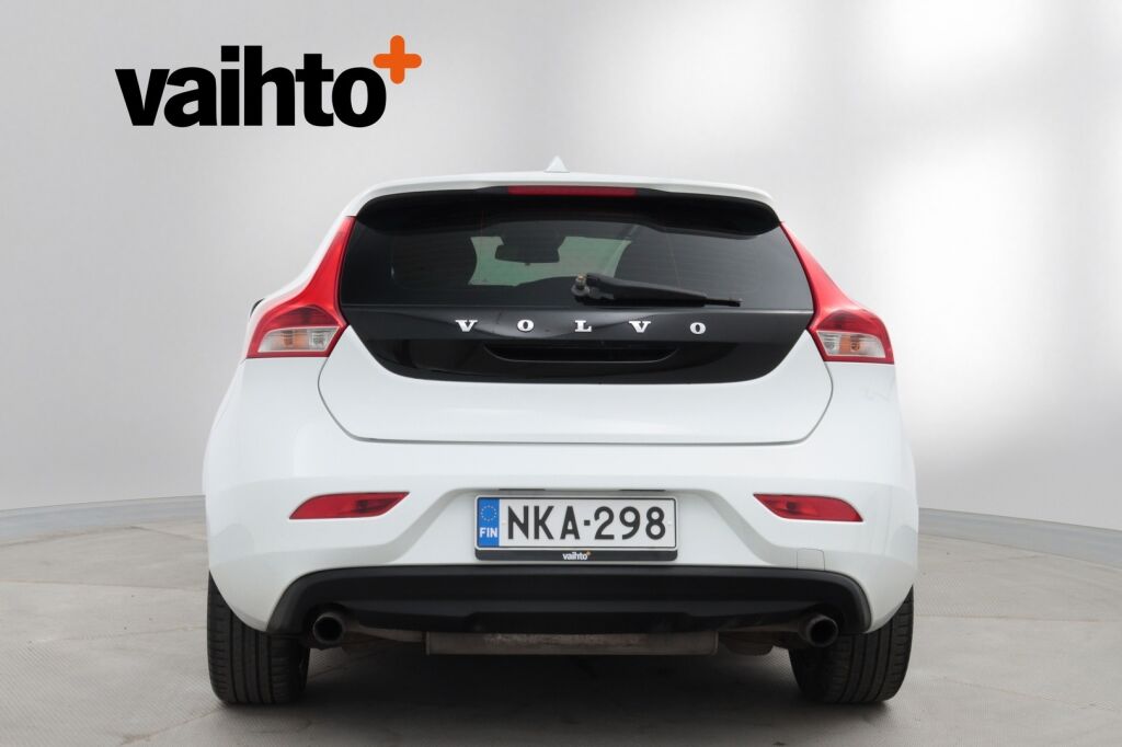 Volvo V40 2016 T3 Momentum / Webasto / 2.omistajaa / Digimittaristo / Xenonit / Navi / VOC / Vakionopeudensäädin /