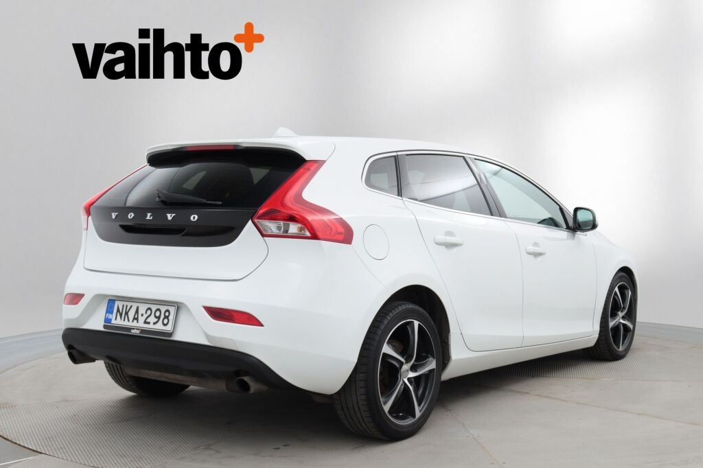 Volvo V40 2016 T3 Momentum / Webasto / 2.omistajaa / Digimittaristo / Xenonit / Navi / VOC / Vakionopeudensäädin /