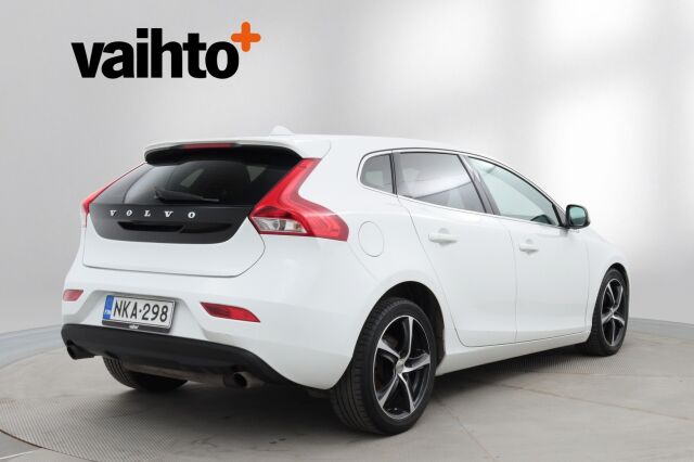 Volvo V40 2016 T3 Momentum / Webasto / 2.omistajaa / Digimittaristo / Xenonit / Navi / VOC / Vakionopeudensäädin /