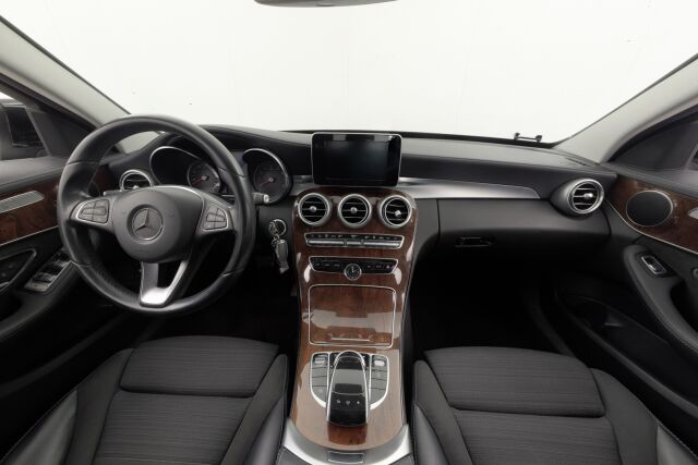 Mercedes-Benz C 2016 200 T 4Matic 30 Years Edition / Suomiauto / Webasto / Vetokoukku / 360 kamera / Navi /