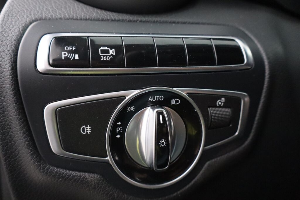 Mercedes-Benz C 2016 200 T 4Matic 30 Years Edition / Suomiauto / Webasto / Vetokoukku / 360 kamera / Navi /