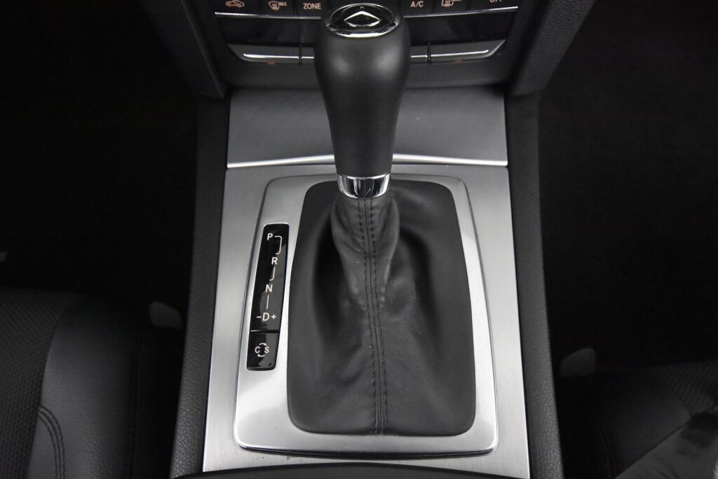 Mercedes-Benz E 2010 250 CGI BE Coupé A / Lohkolämmitin / Vakionopeudensäädin