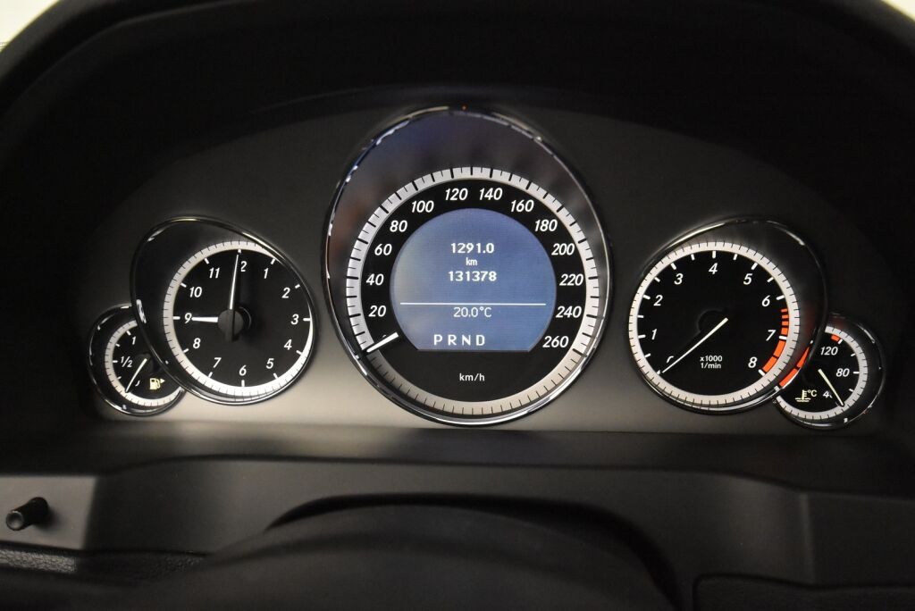 Mercedes-Benz E 2010 250 CGI BE Coupé A / Lohkolämmitin / Vakionopeudensäädin