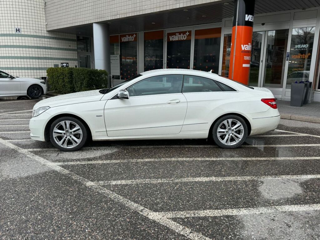 Mercedes-Benz E 2010 250 CGI BE Coupé A / Lohkolämmitin / Vakionopeudensäädin