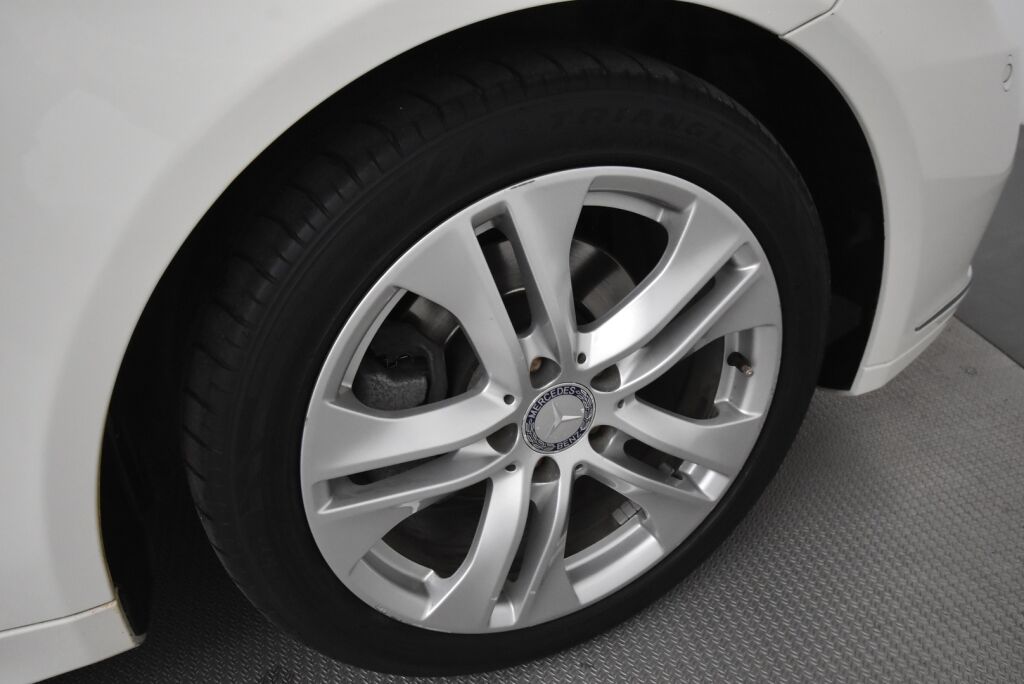 Mercedes-Benz E 2010 250 CGI BE Coupé A / Lohkolämmitin / Vakionopeudensäädin