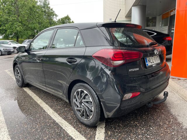 Hyundai i20 Hatchback 2018 1,0 T-GDI 100 hv 7-DCT Comfort W / Vetokoukku /  Kamera / Merkkihuollot / AppleCarplay & Androidauto / Kaistavahti / Suomiauto