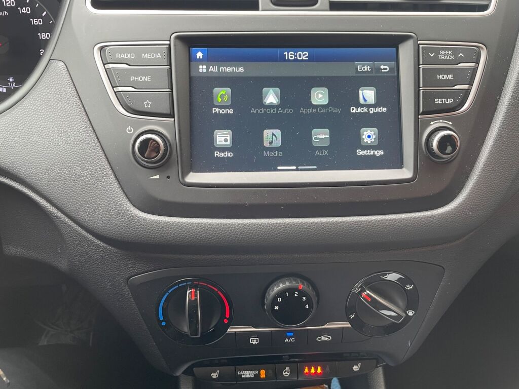 Hyundai i20 Hatchback 2018 1,0 T-GDI 100 hv 7-DCT Comfort W / Vetokoukku /  Kamera / Merkkihuollot / AppleCarplay & Androidauto / Kaistavahti / Suomiauto