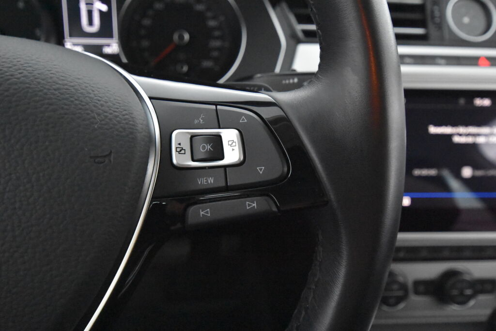 Volkswagen Passat 2019 Variant Comfortline 2,0 TDI SCR 110 kW (150 hv) DSG-automaatti / Webasto / Vetokoukku / ACC / Lohko+sisäpistoke / Navi