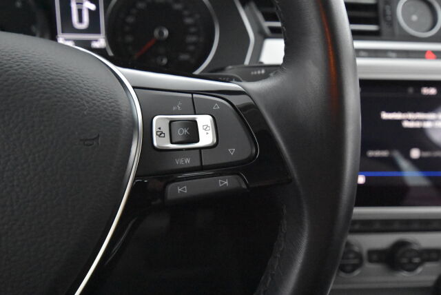 Volkswagen Passat 2019 Variant Comfortline 2,0 TDI SCR 110 kW (150 hv) DSG-automaatti / Webasto / Vetokoukku / ACC / Lohko+sisäpistoke / Navi