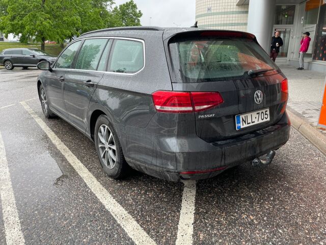Volkswagen Passat 2019 Variant Comfortline 2,0 TDI SCR 110 kW (150 hv) DSG-automaatti / Webasto / Vetokoukku / ACC / Lohko+sisäpistoke / Navi