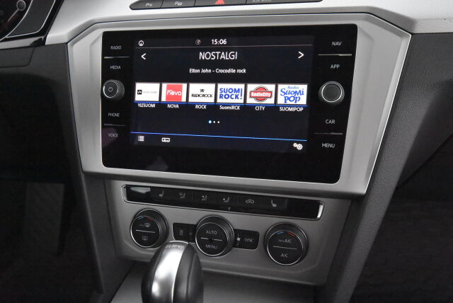 Volkswagen Passat 2019 Variant Comfortline 2,0 TDI SCR 110 kW (150 hv) DSG-automaatti / Webasto / Vetokoukku / ACC / Lohko+sisäpistoke / Navi