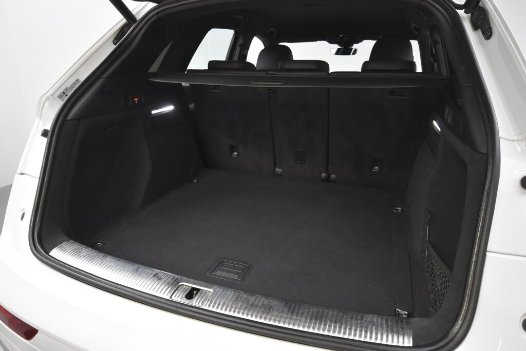 Audi Q5 2018 Business Sport 2,0 TDI 140 kW quattro S tronic S-Line / Webasto / Sähköpenkit / Vetokoukku / Suomiauto