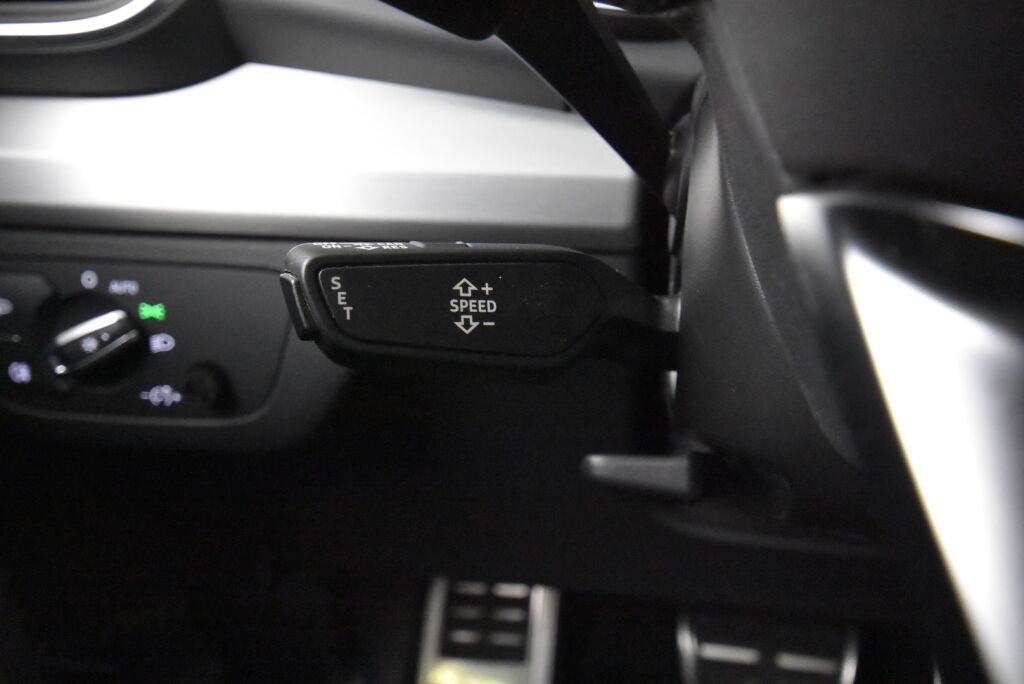 Audi Q5 2018 Business Sport 2,0 TDI 140 kW quattro S tronic S-Line / Webasto / Sähköpenkit / Vetokoukku / Suomiauto
