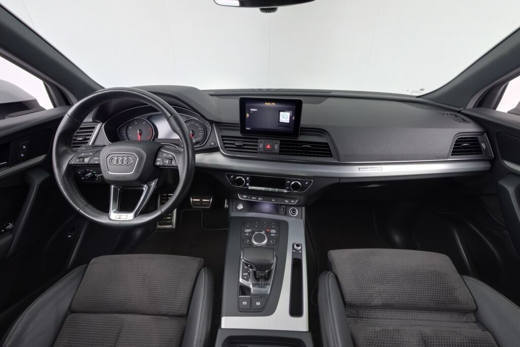 Audi Q5 2018 Business Sport 2,0 TDI 140 kW quattro S tronic S-Line / Webasto / Sähköpenkit / Vetokoukku / Suomiauto