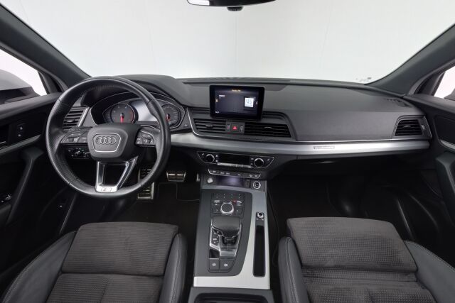 Audi Q5 2018 Business Sport 2,0 TDI 140 kW quattro S tronic S-Line / Webasto / Sähköpenkit / Vetokoukku / Suomiauto