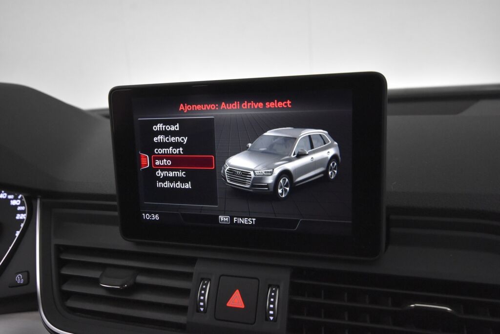 Audi Q5 2018 Business Sport 2,0 TDI 140 kW quattro S tronic S-Line / Webasto / Sähköpenkit / Vetokoukku / Suomiauto