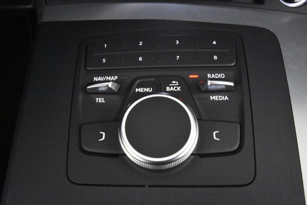 Audi Q5 2018 Business Sport 2,0 TDI 140 kW quattro S tronic S-Line / Webasto / Sähköpenkit / Vetokoukku / Suomiauto