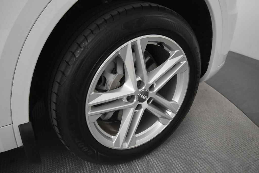 Audi Q5 2018 Business Sport 2,0 TDI 140 kW quattro S tronic S-Line / Webasto / Sähköpenkit / Vetokoukku / Suomiauto