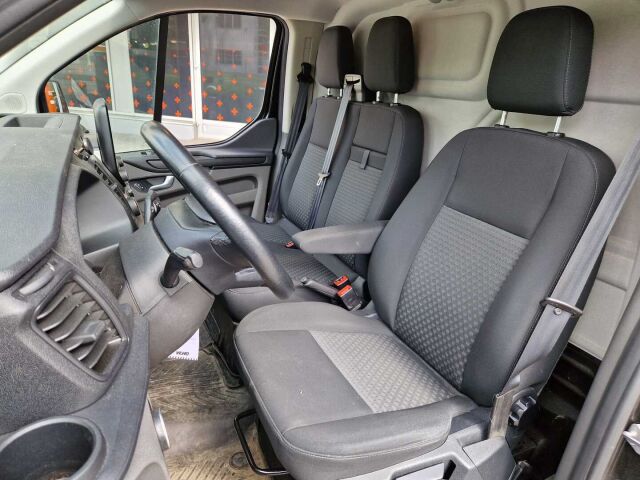 Ford Transit Custom 2020 320 2,0TDCi 130 hv mHEV M6 Etuveto Trend Van N1 L2H1 / Xenon / Koukku / Webasto / Huollettu 150tkm