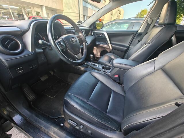 Toyota RAV4 2018 2,5 Hybrid AWD Premium / ACC / Bi-Led ajovalot / Nahkaverhoilu / Vetokoukku