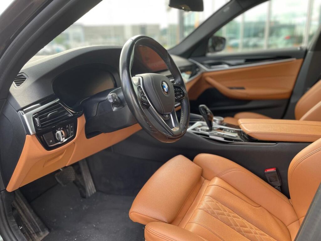 BMW 530 2021 G31 Touring 530e xDrive / 1-Om. Suomiauto / ACC / Konjakkinahat / Sähk. koukku / P-Kamera / Navi