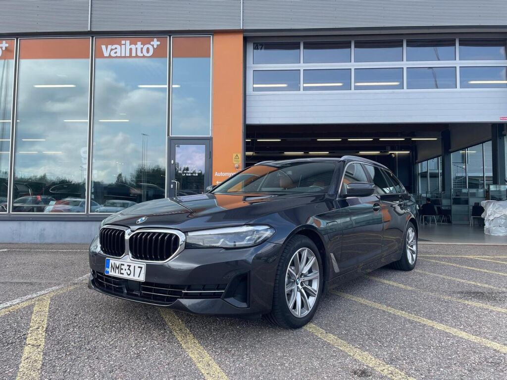 BMW 530 2021 G31 Touring 530e xDrive / 1-Om. Suomiauto / ACC / Konjakkinahat / Sähk. koukku / P-Kamera / Navi