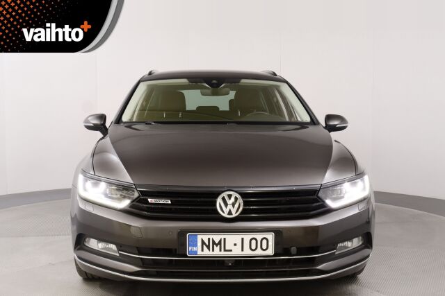 Volkswagen Passat 2016 Variant Highline 2,0 TDI Biturbo 176 kW (240 hv) 4MOTION DSG / 360 kamera / Digimittaristo / Nahkasisusta / Vetokoukku / Lohkolämmitin