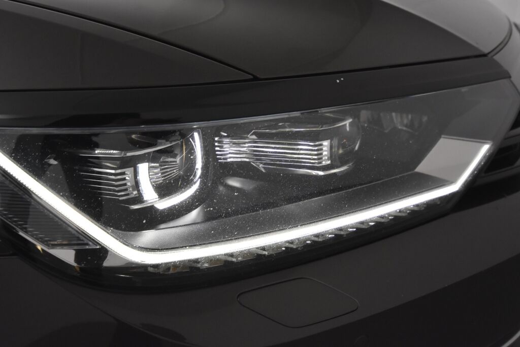 Volkswagen Passat 2016 Variant Highline 2,0 TDI Biturbo 176 kW (240 hv) 4MOTION DSG / 360 kamera / Digimittaristo / Nahkasisusta / Vetokoukku / Lohkolämmitin