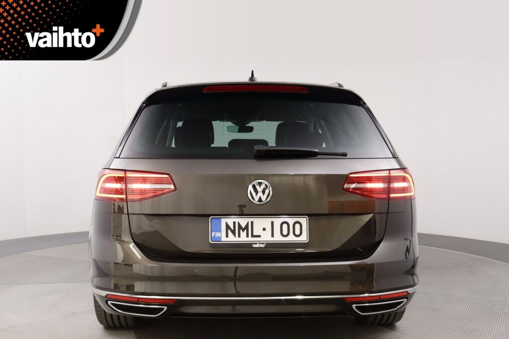 Volkswagen Passat 2016 Variant Highline 2,0 TDI Biturbo 176 kW (240 hv) 4MOTION DSG / 360 kamera / Digimittaristo / Nahkasisusta / Vetokoukku / Lohkolämmitin